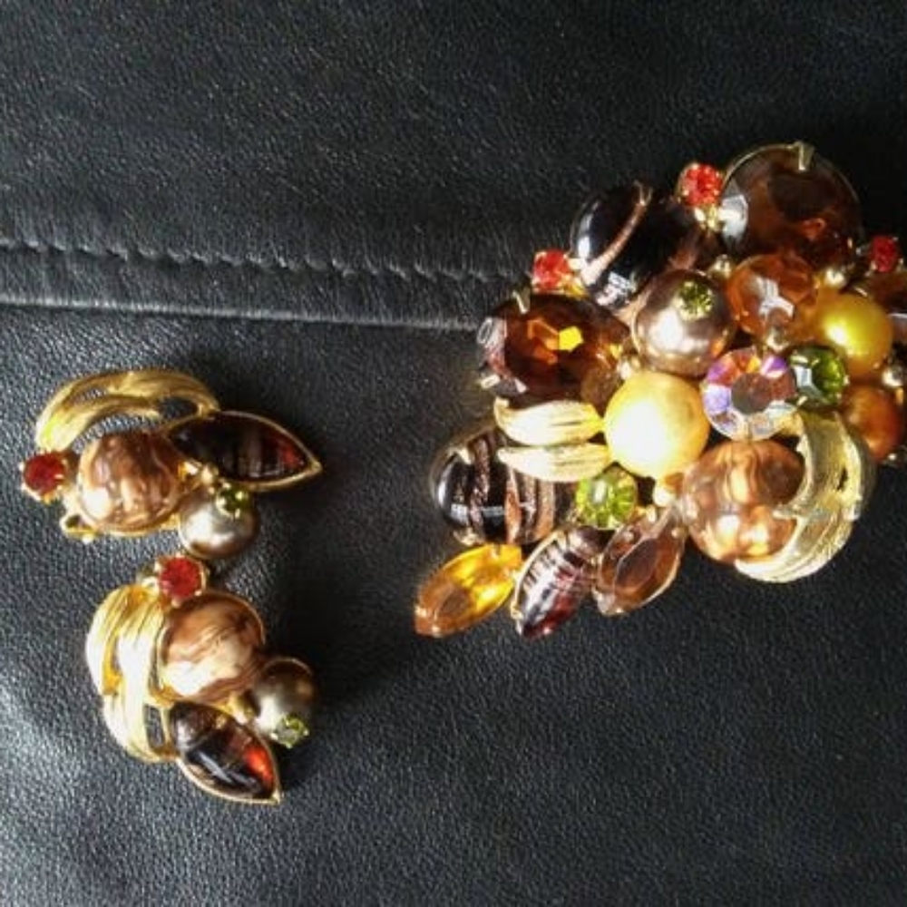 Vintage costume jewelry brooch and earrings set